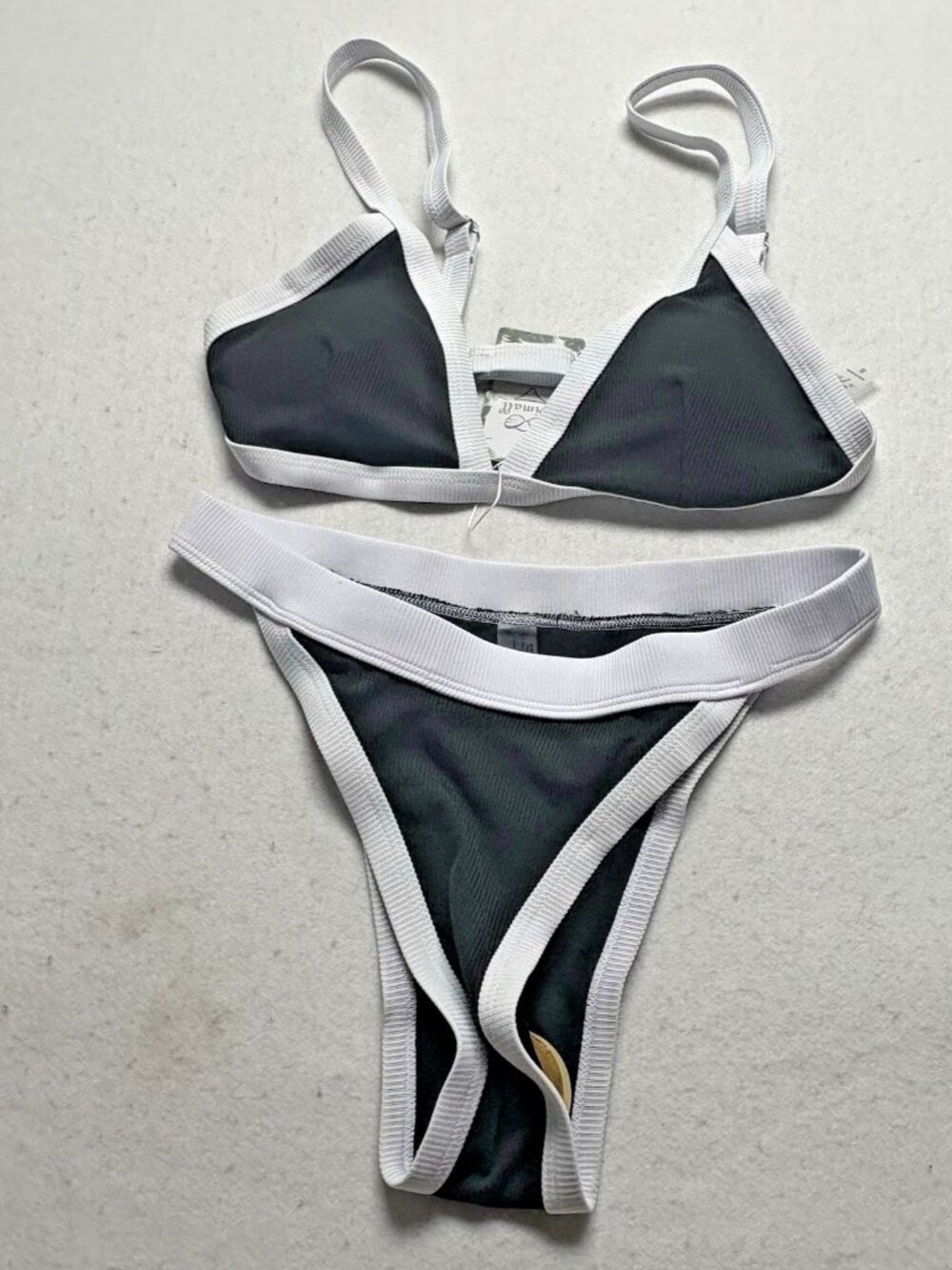 NWT SWIMALL Women Triangle Swimsuit 2 Piece Bikini Sz S Black‎ White Resort 1-32